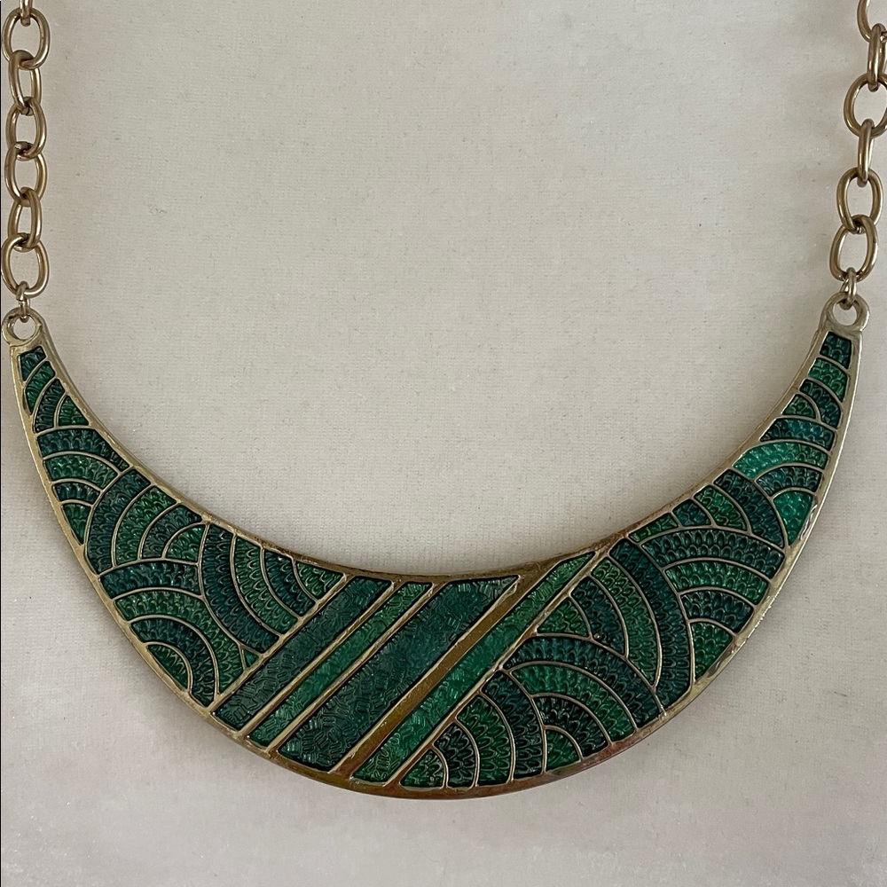 VINTAGE ART DECO BIB NECKLACE Green Brass Egyptian Revival Crescent Collar - Picture 5 of 10